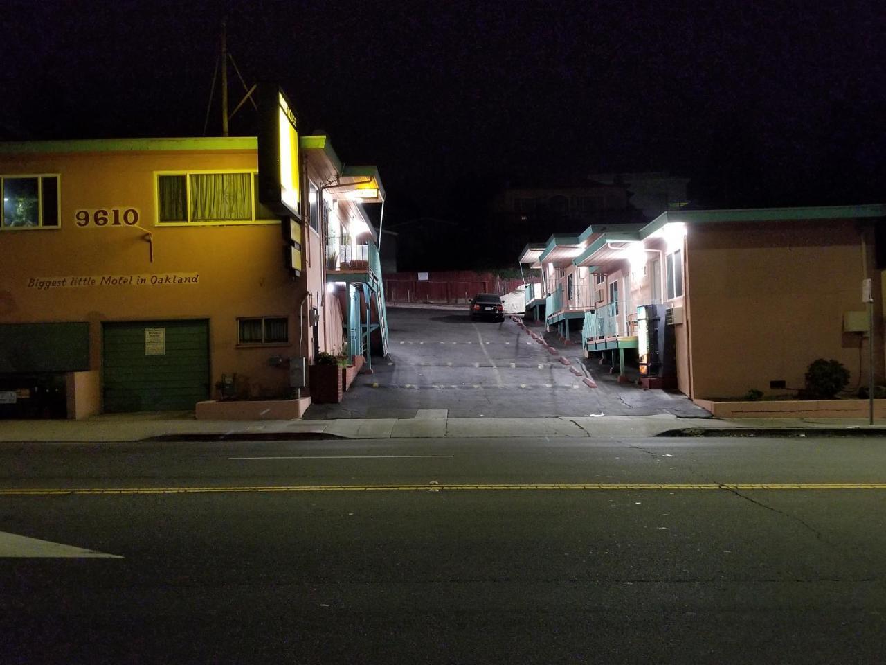 Travis Lodge Motel 16 Oakland Exteriör bild