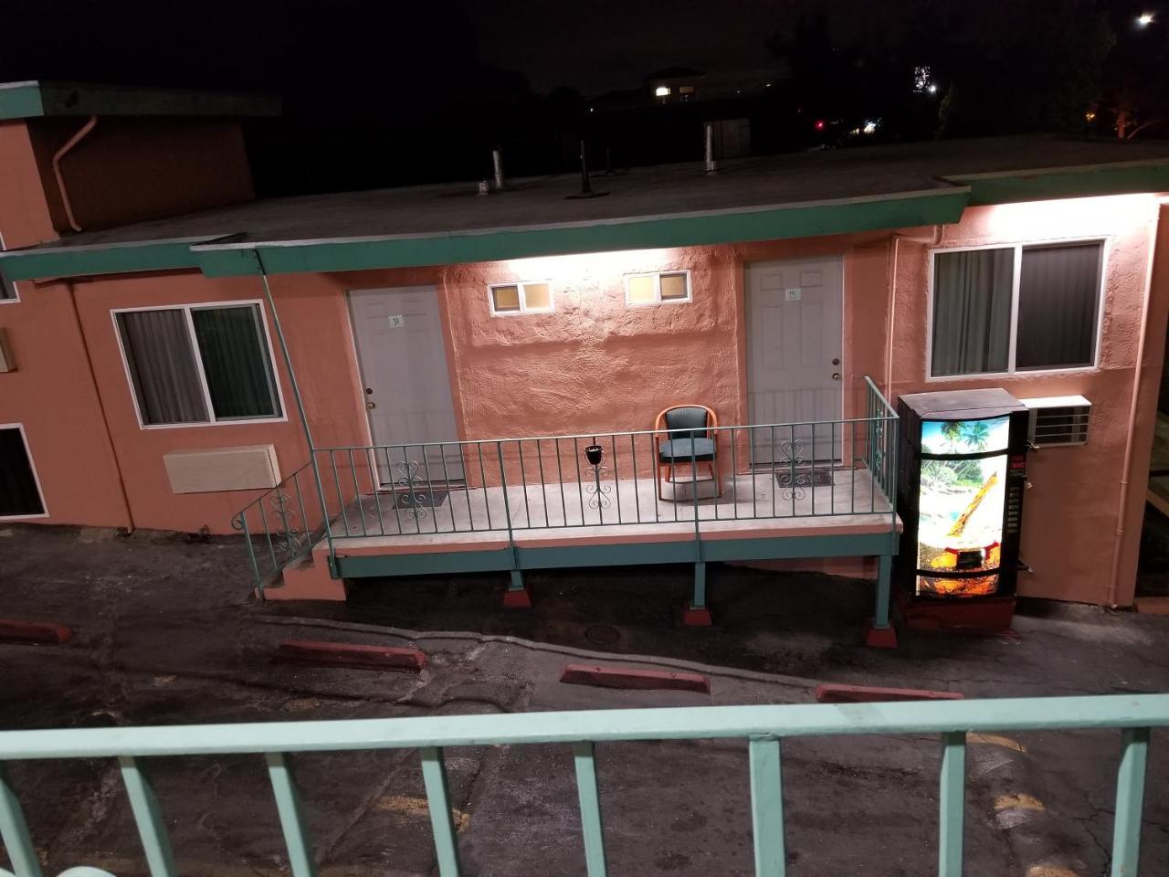 Travis Lodge Motel 16 Oakland Exteriör bild